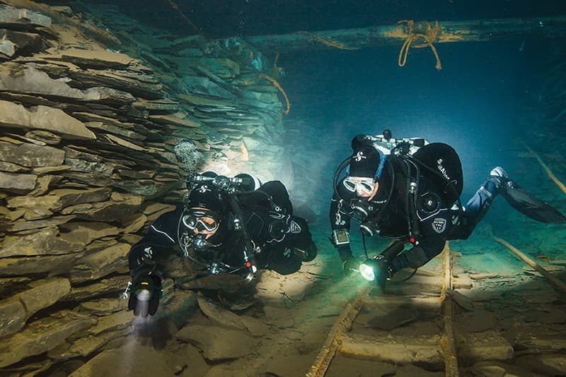 Diving en Cala Roja
